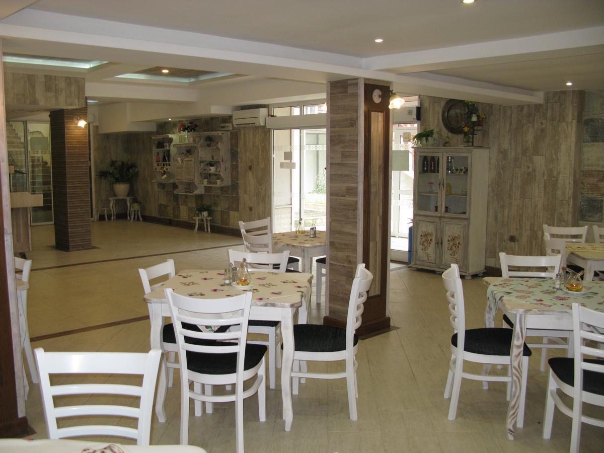 Hotel Estreya Palace