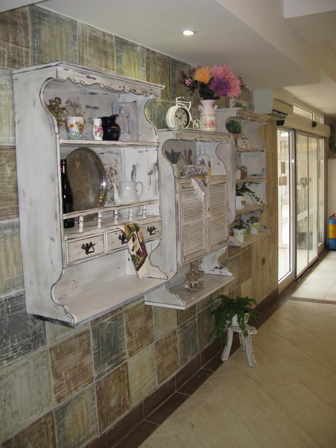 Estreya Palace